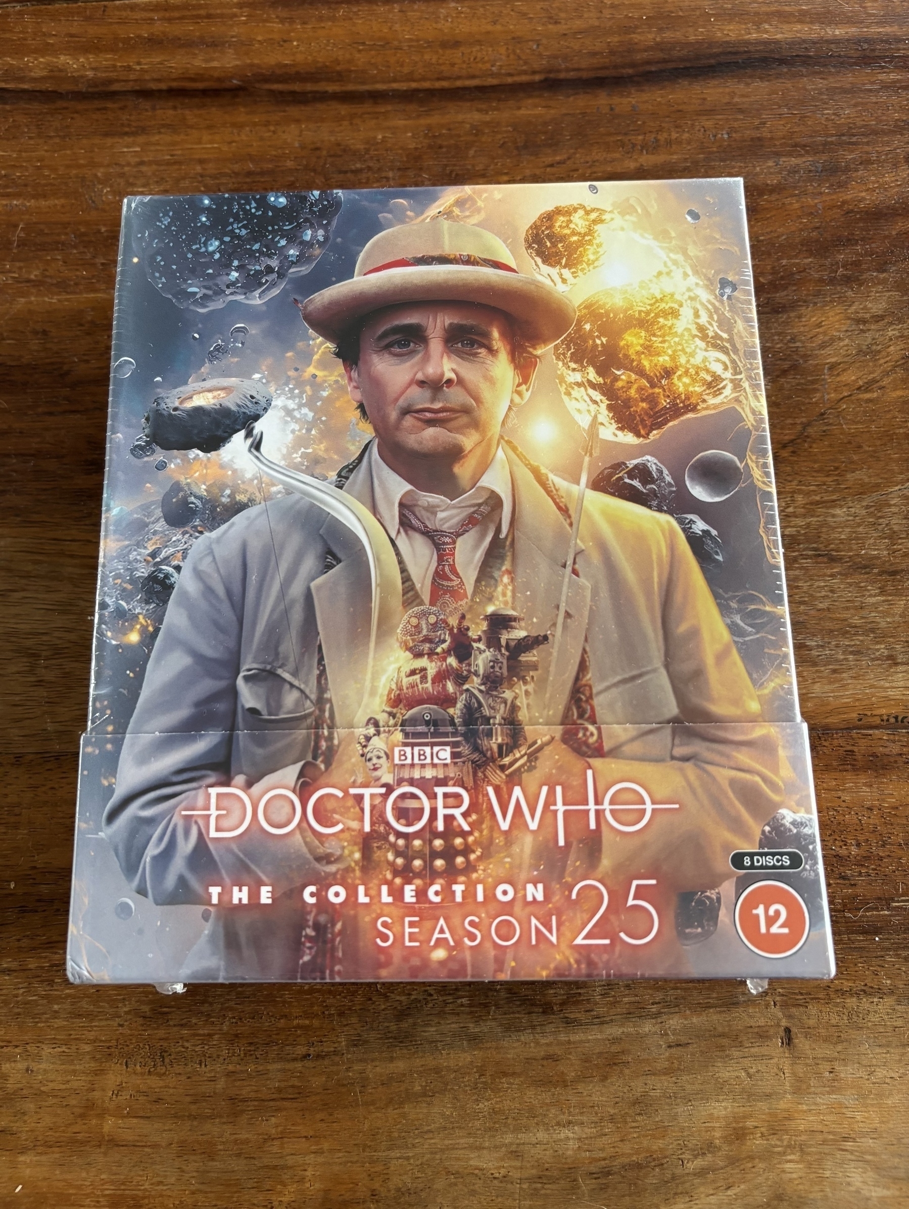 The front cover of Doctor Who - Season 25. The seventh Doctor gazes mysteriously at the camera. 